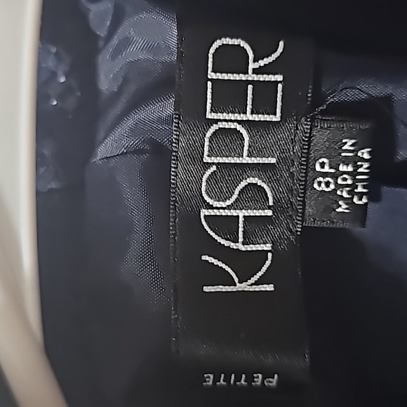 Size 8 petite brand is KASPER - Picture 4 of 8